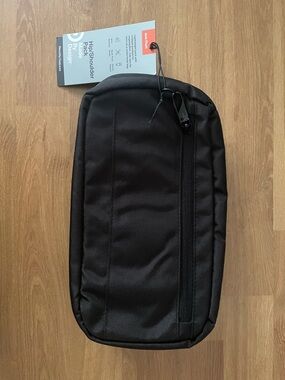 Target Black Hip/Shoulder Pack